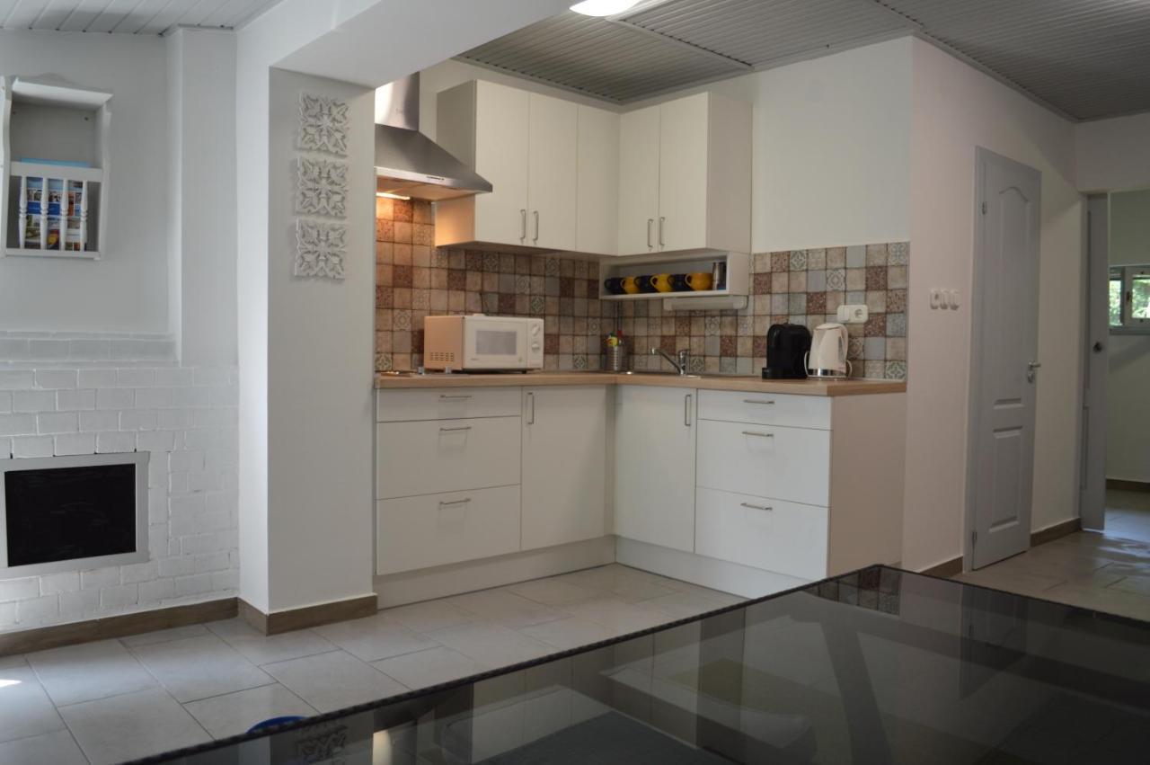 Iker Nyaralo Balatonfenyves Apartment Exterior foto